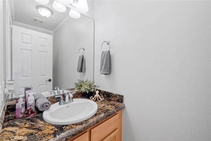 737 La Docena Lane, Corona, California 92879