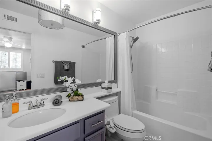 737 La Docena Lane, Corona, California 92879