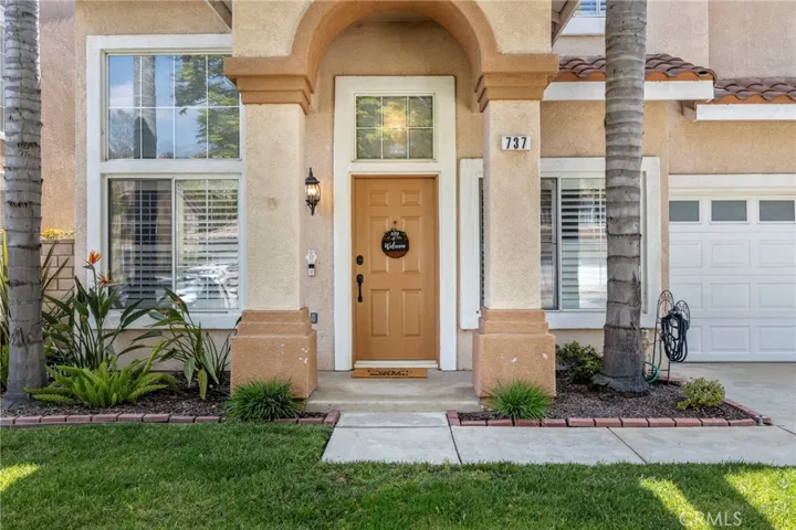 737 La Docena Lane, Corona, California 92879