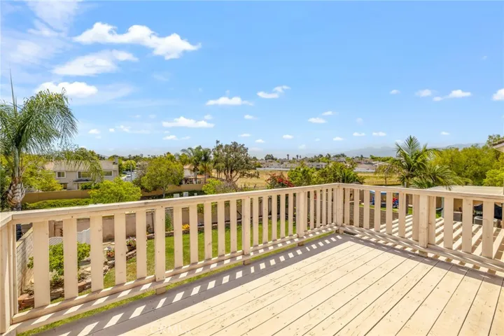 737 La Docena Lane, Corona, California 92879