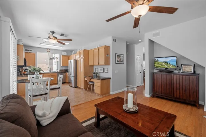 737 La Docena Lane, Corona, California 92879