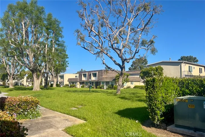 10079 Sparrow Avenue, Fountain Valley, California 92708