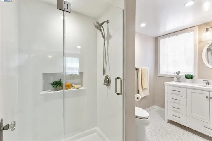 1308 Saint Charles St, Alameda, California 94501