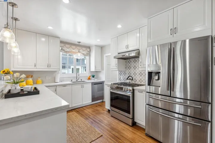 1308 Saint Charles St, Alameda, California 94501