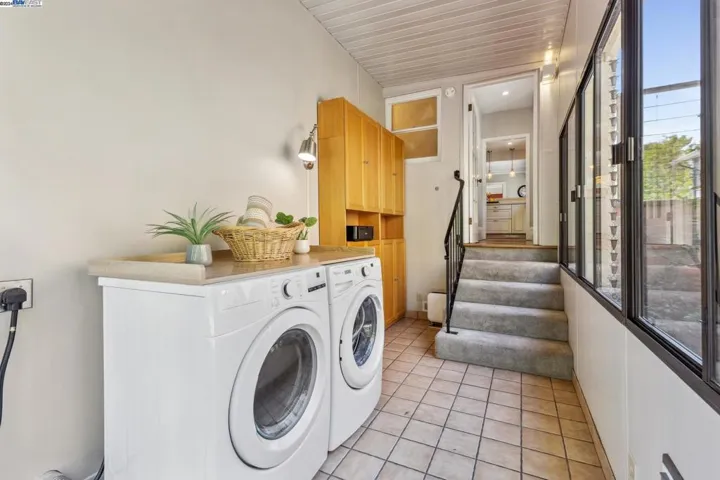 1308 Saint Charles St, Alameda, California 94501