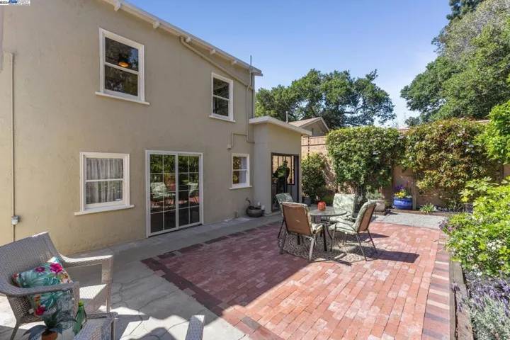1308 Saint Charles St, Alameda, California 94501