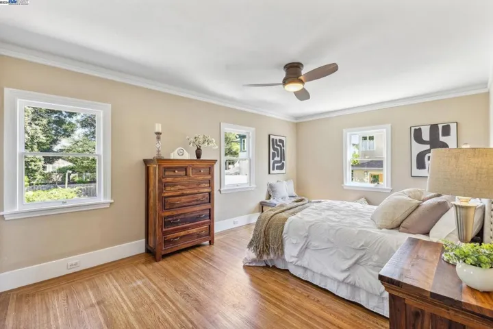 1308 Saint Charles St, Alameda, California 94501
