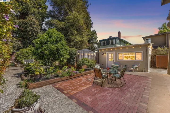 1308 Saint Charles St, Alameda, California 94501
