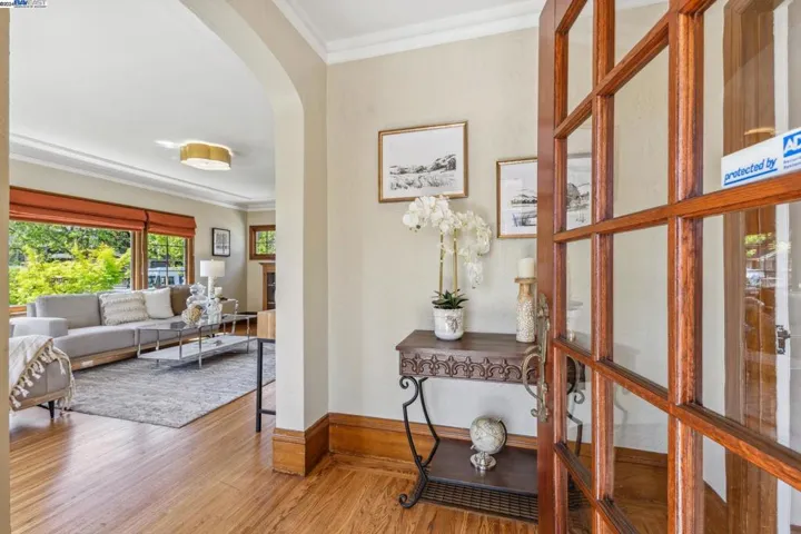 1308 Saint Charles St, Alameda, California 94501