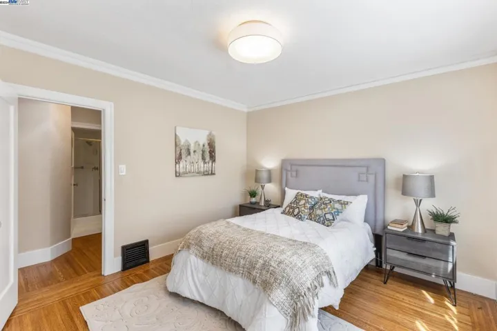 1308 Saint Charles St, Alameda, California 94501