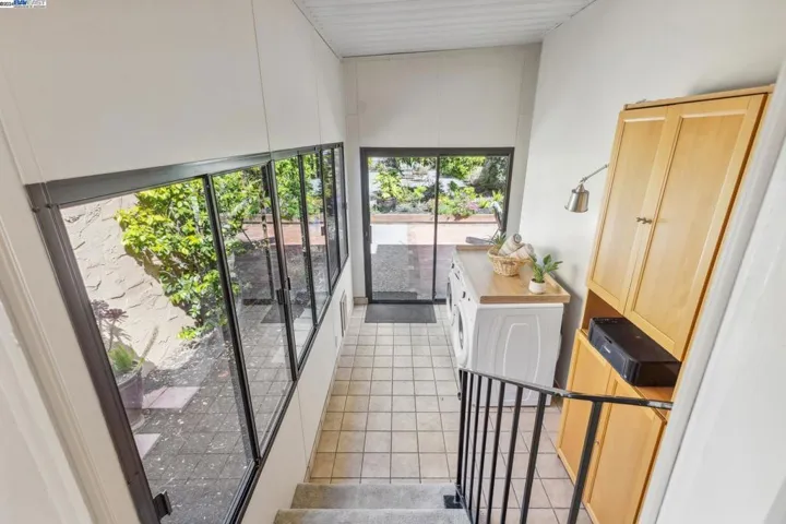 1308 Saint Charles St, Alameda, California 94501