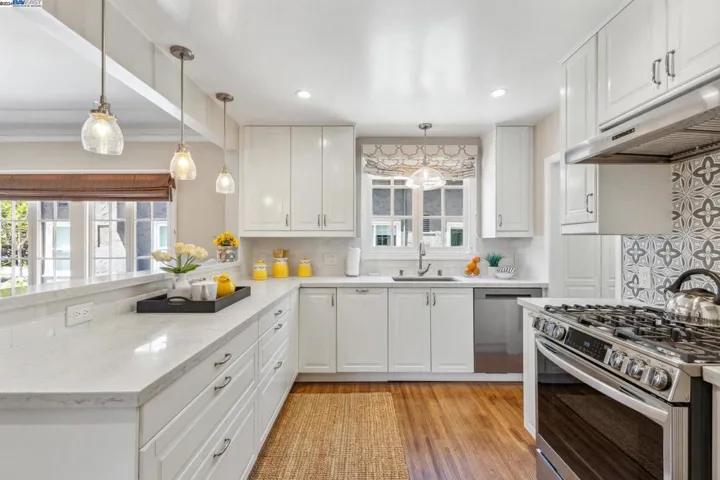 1308 Saint Charles St, Alameda, California 94501