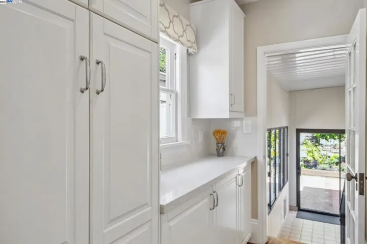 1308 Saint Charles St, Alameda, California 94501