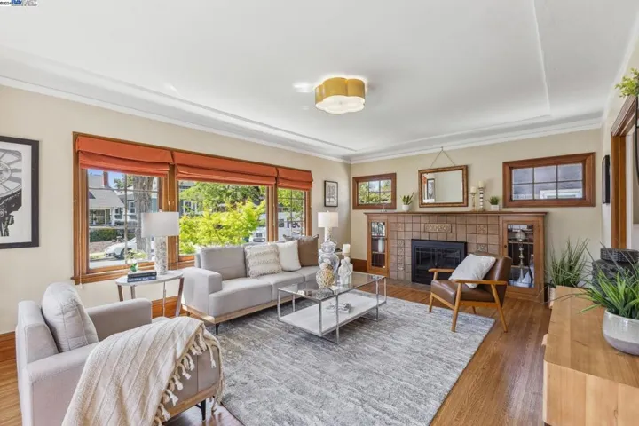1308 Saint Charles St, Alameda, California 94501