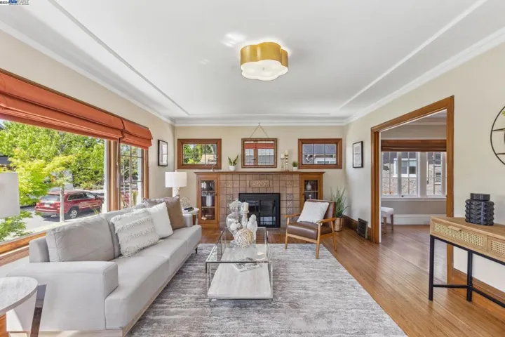 1308 Saint Charles St, Alameda, California 94501