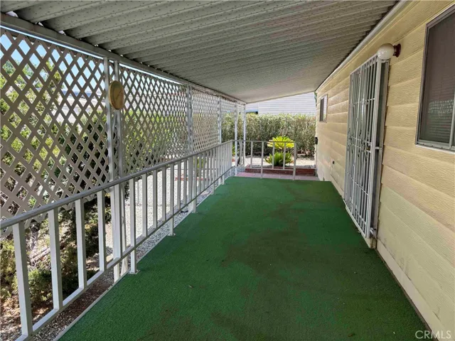 Super-sized porch