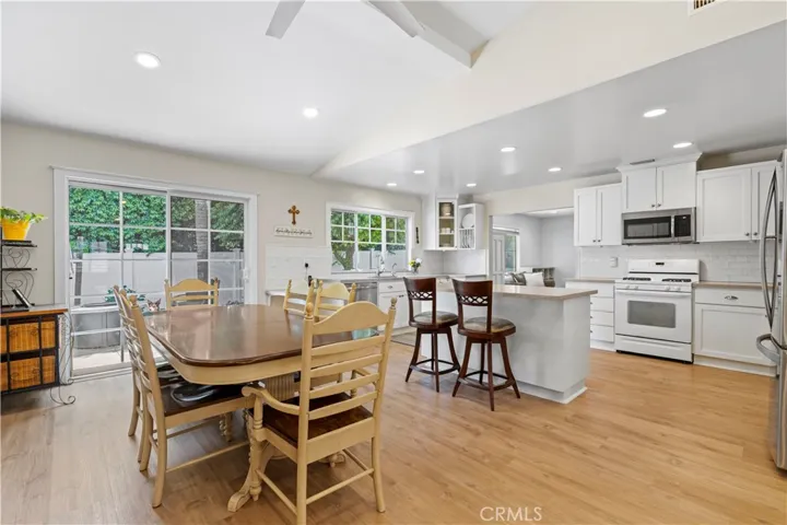 25855 Empalmo Court, Valencia, California 91355