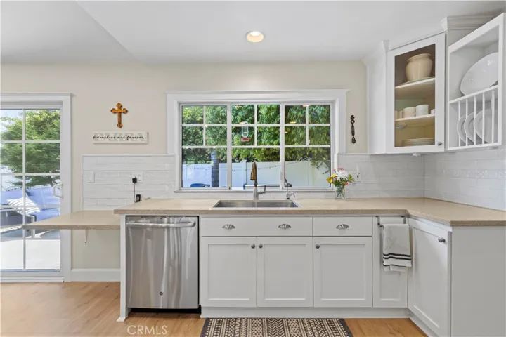 25855 Empalmo Court, Valencia, California 91355