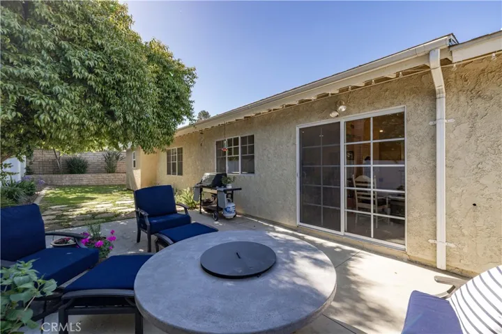 25855 Empalmo Court, Valencia, California 91355