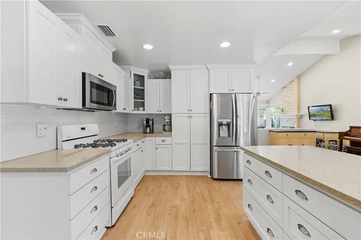 25855 Empalmo Court, Valencia, California 91355