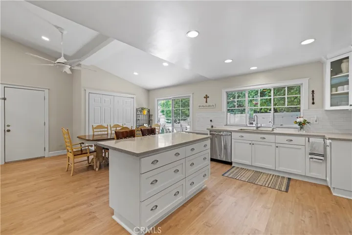 25855 Empalmo Court, Valencia, California 91355