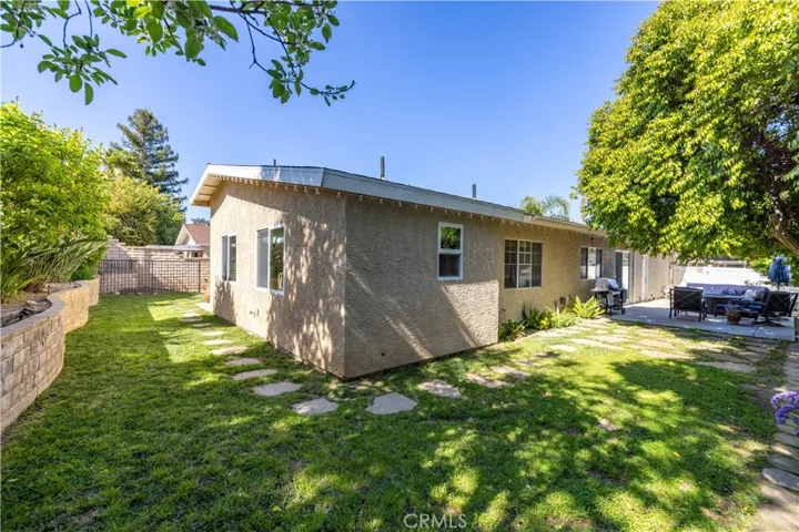 25855 Empalmo Court, Valencia, California 91355