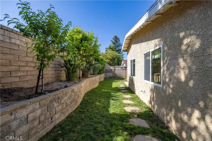 25855 Empalmo Court, Valencia, California 91355