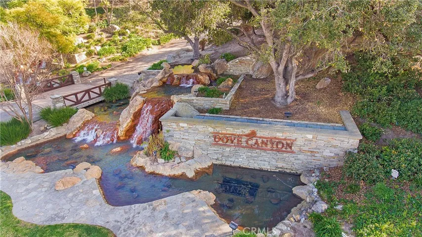 Dove Canyon waterfall & sign
