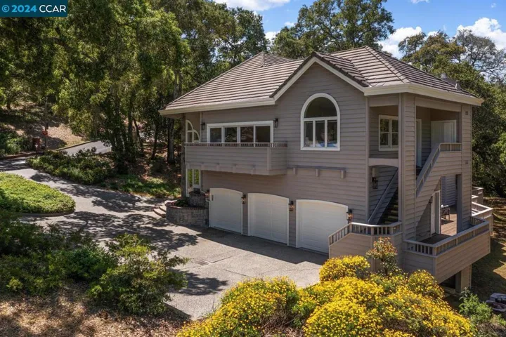 27 Merrill Circle S, Moraga, California 94556