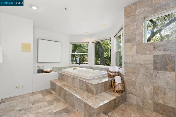 27 Merrill Circle S, Moraga, California 94556