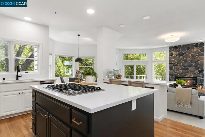 27 Merrill Circle S, Moraga, California 94556