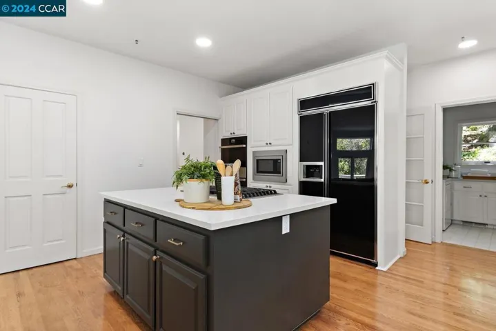 27 Merrill Circle S, Moraga, California 94556