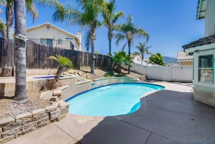 9185 Lake Valley Rd, El Cajon, California 92021