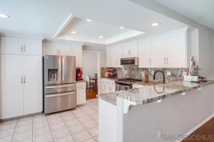9185 Lake Valley Rd, El Cajon, California 92021