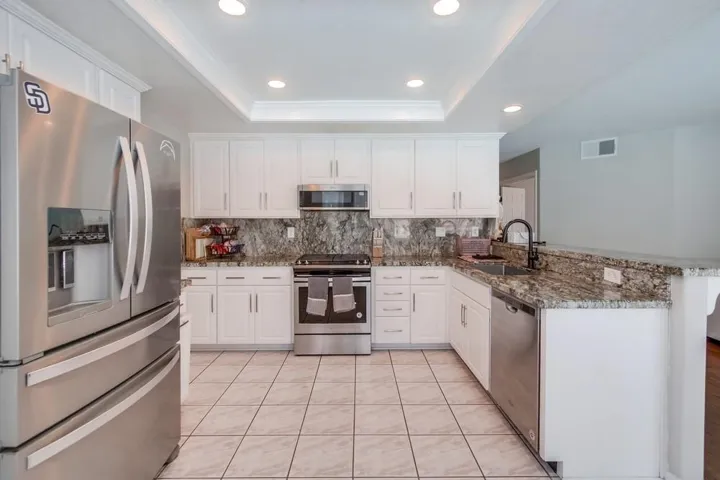 9185 Lake Valley Rd, El Cajon, California 92021