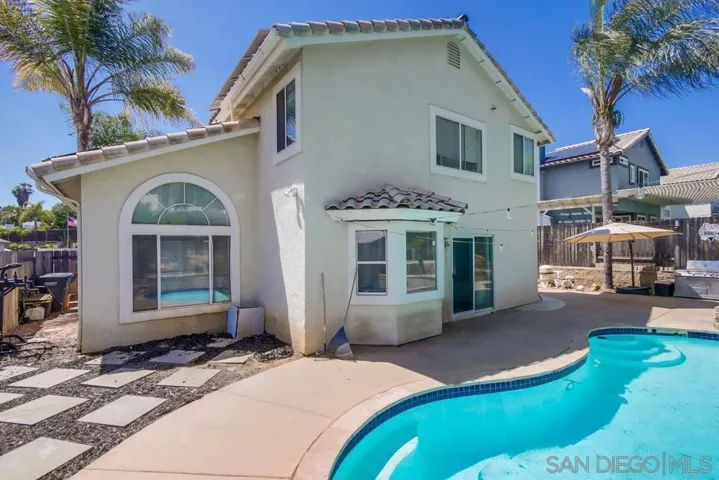 9185 Lake Valley Rd, El Cajon, California 92021