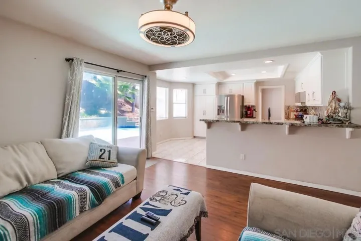 9185 Lake Valley Rd, El Cajon, California 92021