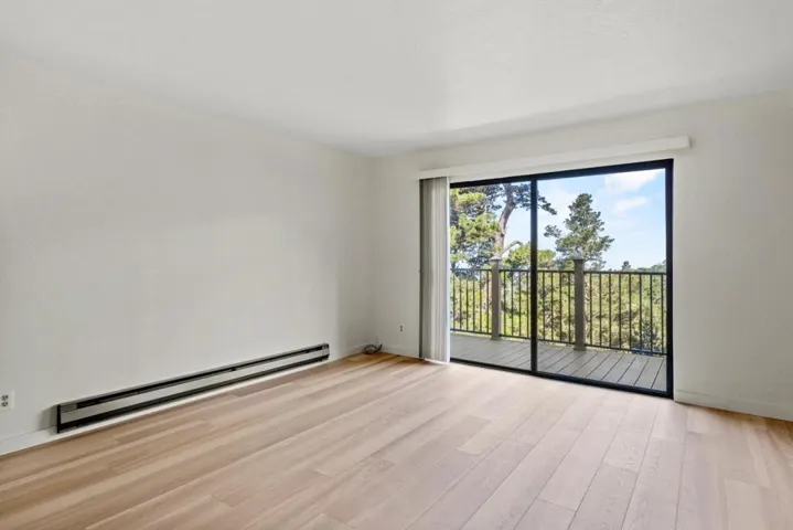 250 Forest Ridge Road 14, Monterey, California 93940