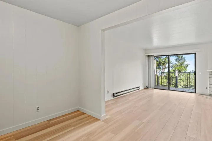 250 Forest Ridge Road 14, Monterey, California 93940