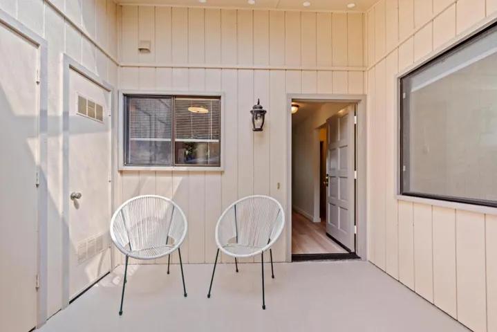 250 Forest Ridge Road 14, Monterey, California 93940