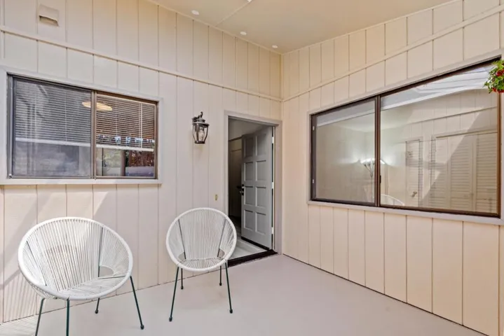 250 Forest Ridge Road 14, Monterey, California 93940