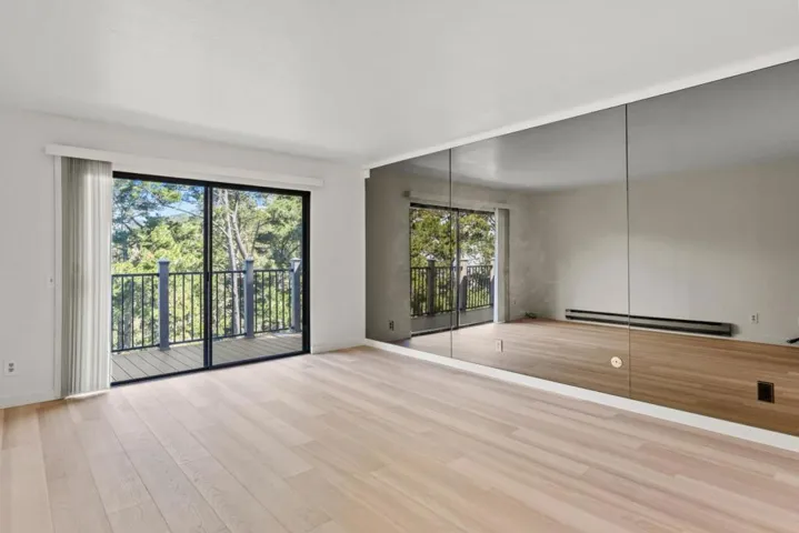250 Forest Ridge Road 14, Monterey, California 93940