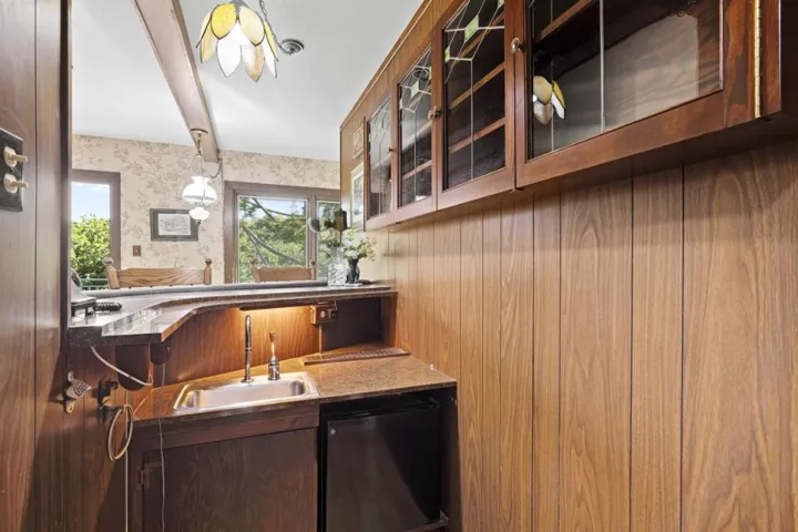 1516 La Mesa Drive, Burlingame, California 94010