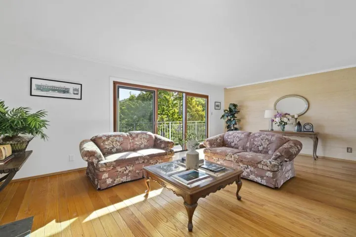1516 La Mesa Drive, Burlingame, California 94010
