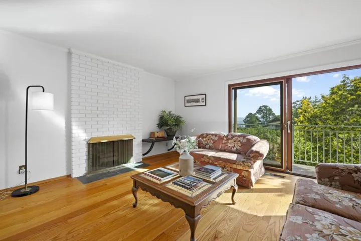 1516 La Mesa Drive, Burlingame, California 94010