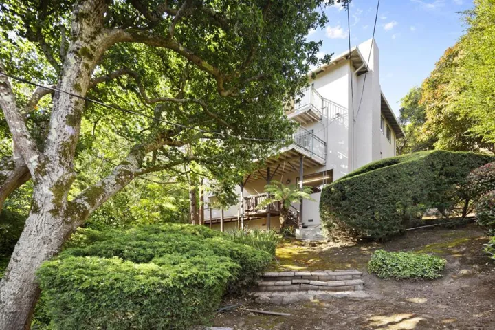 1516 La Mesa Drive, Burlingame, California 94010