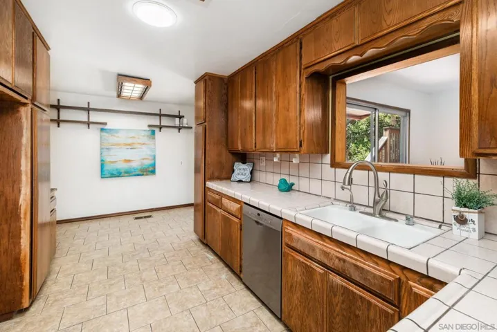 69 E E I St, Chula Vista, California 91910