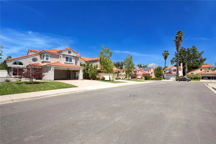 View of the neighborhood