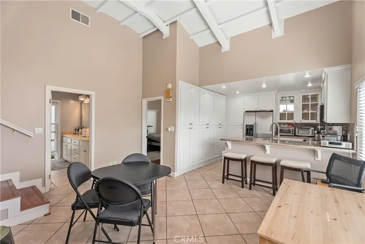 Front unit dining and kitchen