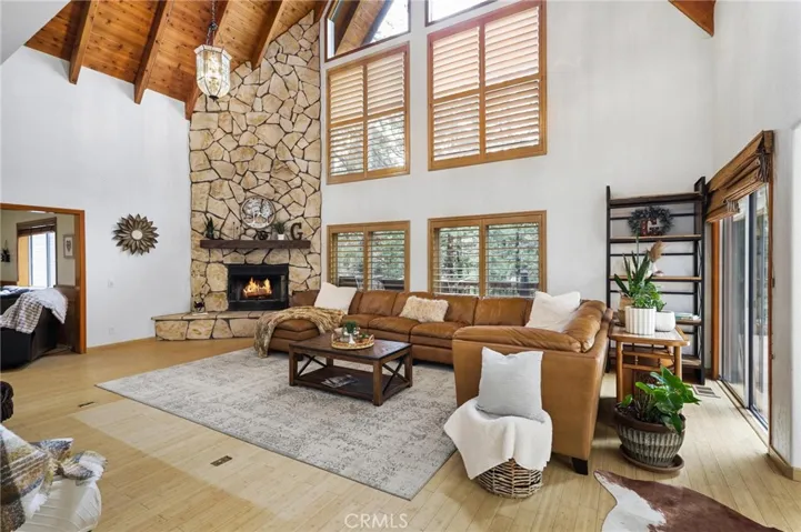 180 S Grass Valley Road 3, Lake Arrowhead, California 92352